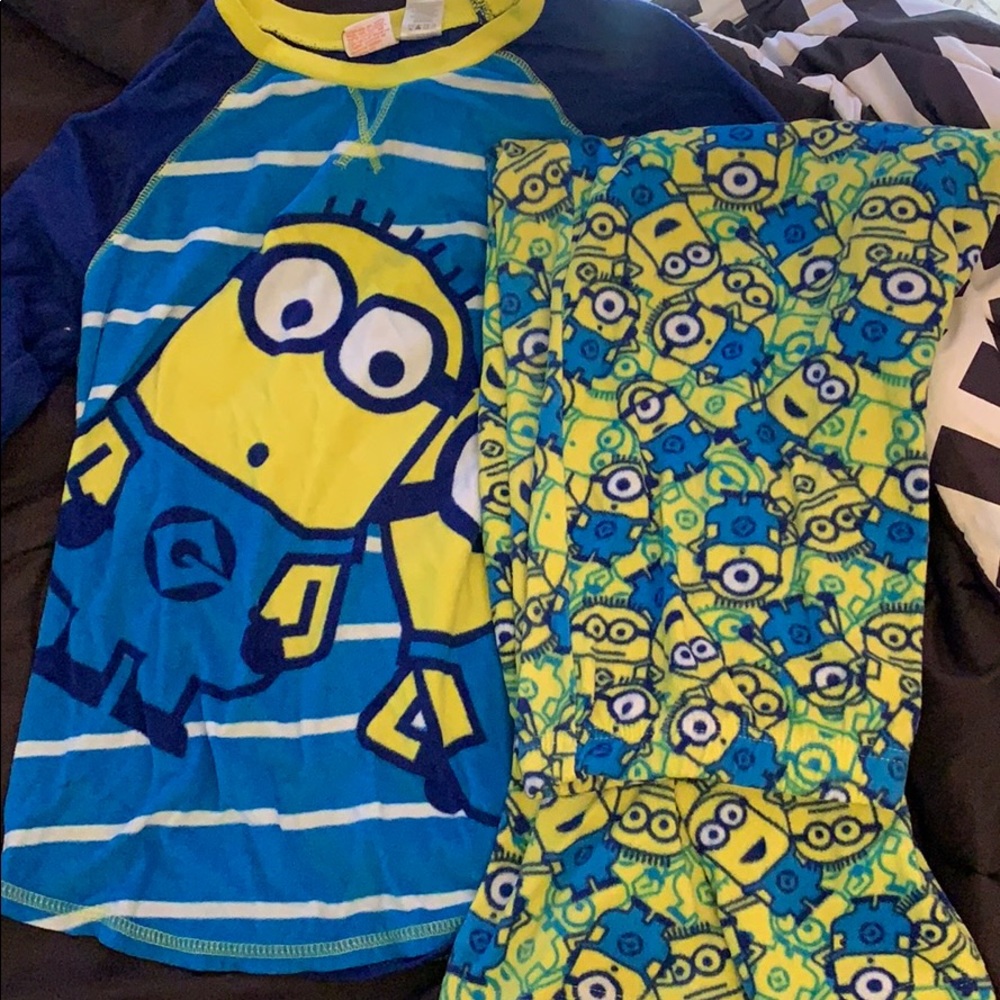 A minion night wear